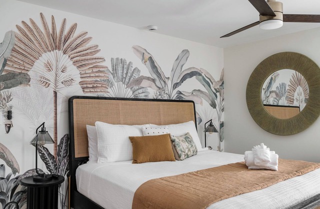 Sunrise King Studio-5 min walk to Vilano Beach!