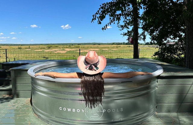 Sunrise, Mountain & Farm View | Heated Tub/Pool