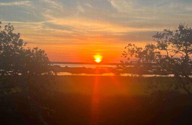 Sunrise Paradise on Intracoastal Front