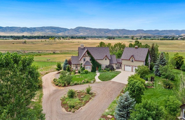 Sunrise Ranch! Amazing Mountain Views!