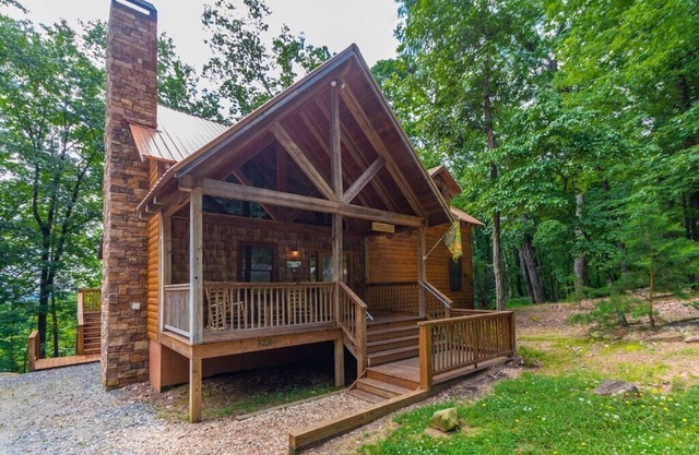 Sunrise Summit | Deluxe 2BR 2.5BA Cabin | Mountain View | Private | Hot Tub