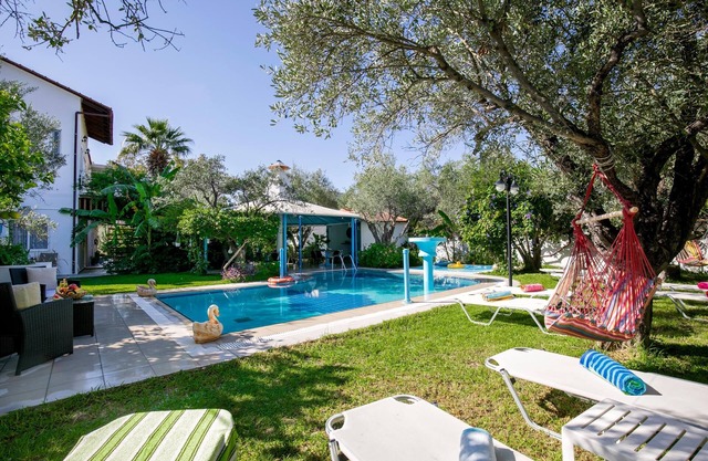 Sunset Apartments - Aris