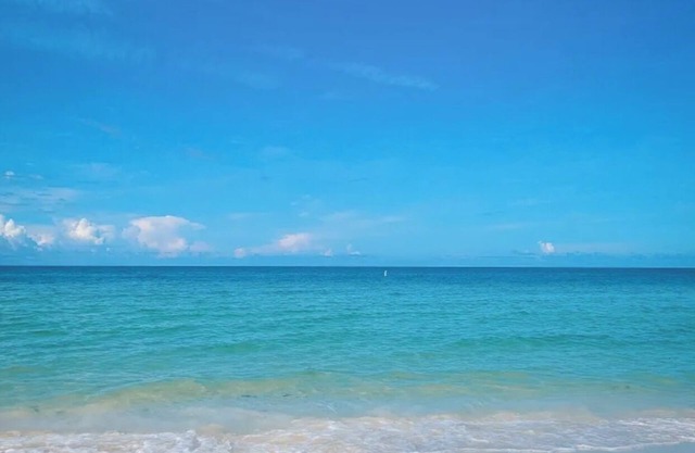 Sunset Beach Getaway – Steps to the Beach, Walk to Restaurants, Sleeps 8!