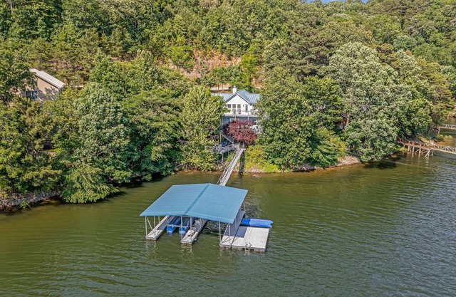 Sunset Cove: 4 BR, 3 BA House in Bremen, Sleeps 12