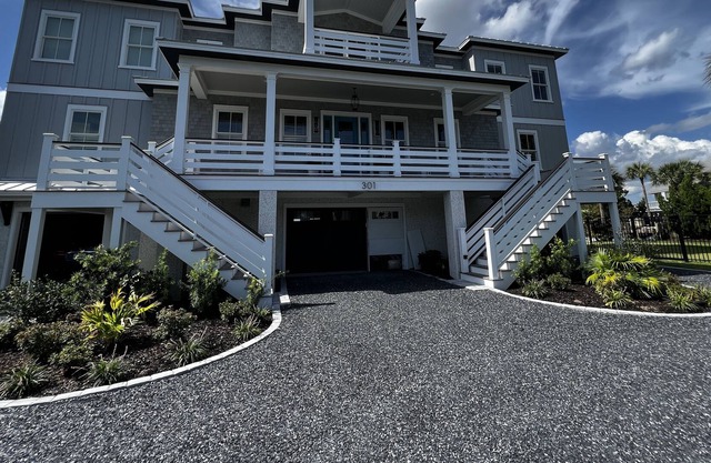 Sunset Retreat on water 2min walk to beach!