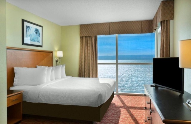 Sunset Seclusion Duplex 2BR, 2 Balconies