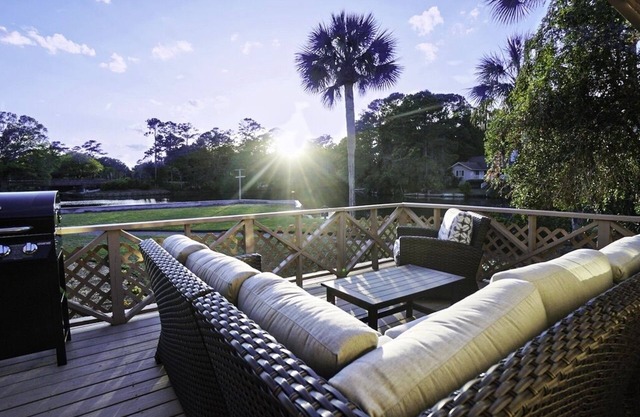 Sunset Serenity - Luxury on The Lagoon! *Upgraded & Updated*