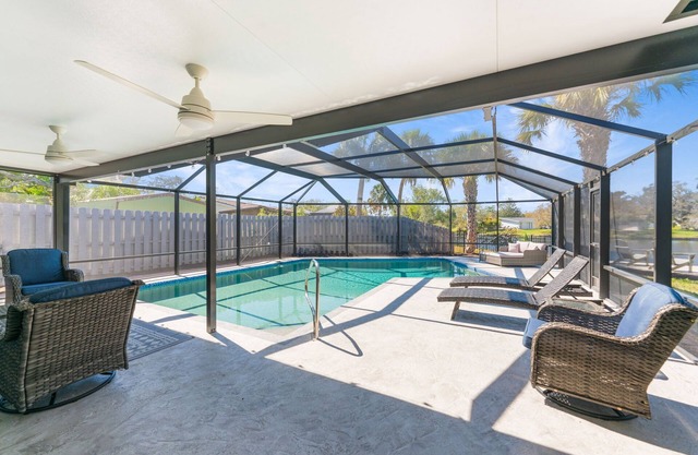 Sunset Shores- Family Bunkbed Suite - 4BR- 10 Beds - Heated Pool