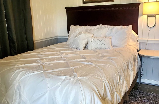 Sunset Suite in Cascade Inn at Fall Creek Falls