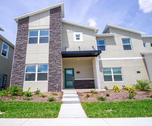 Sunshine state scape 5BR, walkable to waterpark