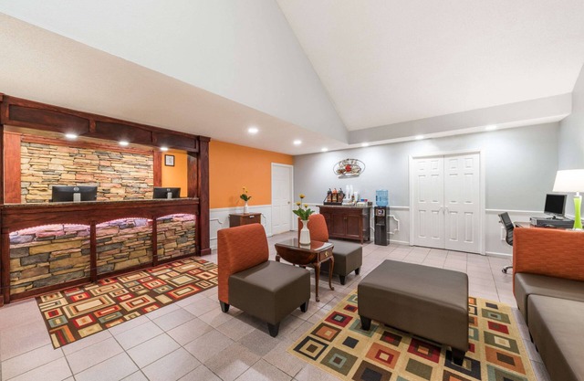 Super 8 by Wyndham Alexander City