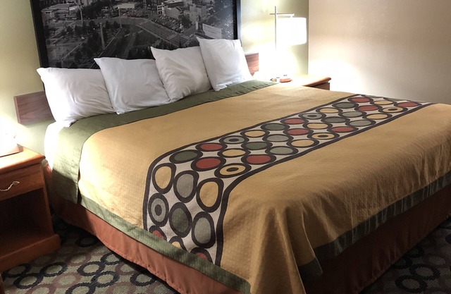 Super 8 by Wyndham Ashburn