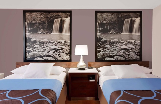 Super 8 by Wyndham Fayetteville