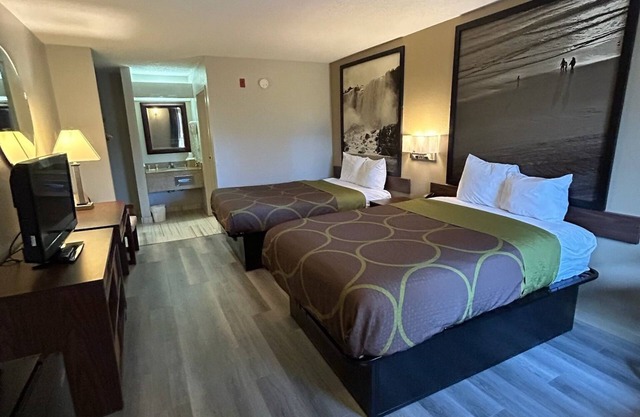 Super 8 by Wyndham Fayetteville