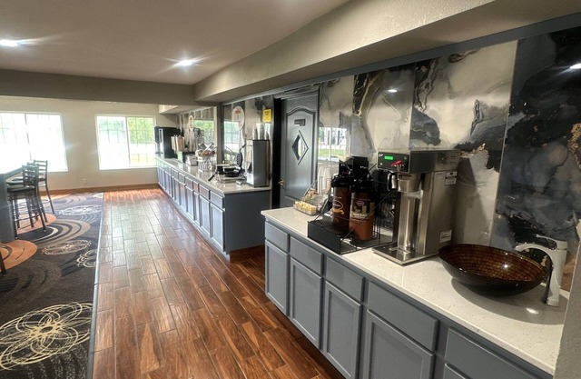 Super 8 by Wyndham Lake of the Ozarks