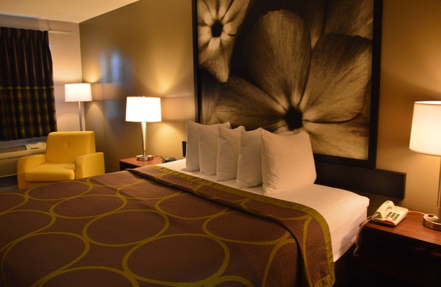 Super 8 by Wyndham Madison