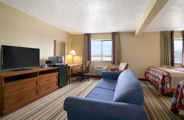 Super 8 by Wyndham Park City/North Wichita Area