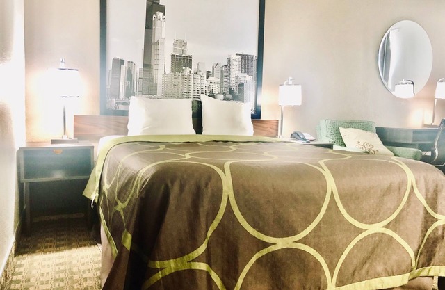 Super 8 by Wyndham Peru Starved Rock State Park