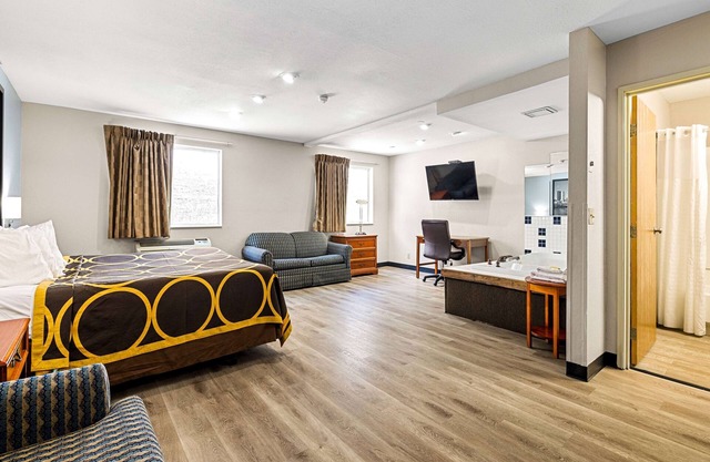 Super 8 by Wyndham Pittsburgh/Monroeville