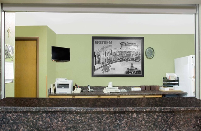 Super 8 by Wyndham Princeton