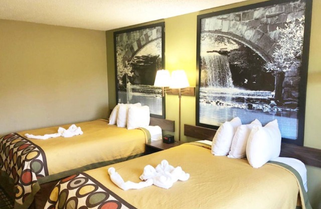 Super 8 by Wyndham Russellville