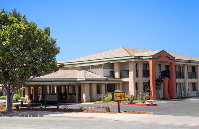 Super 8 by Wyndham Salinas