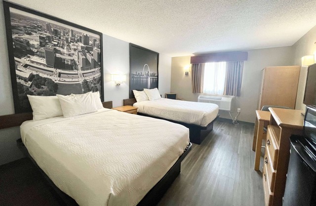 Super 8 by Wyndham St. Clair MO