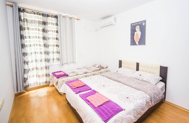 SUPER CENTER - Apart on "Kiril & Metodi" Square