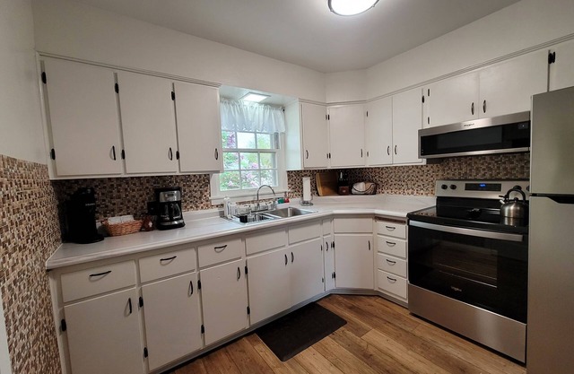 Super Clean, Bright and Comfy 2BD Home in Riverton