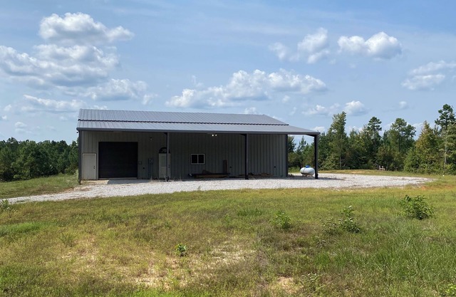 Superb cabin with AC, Wi-Fi. 4 bedrooms available, 26 minutes to Oxford square