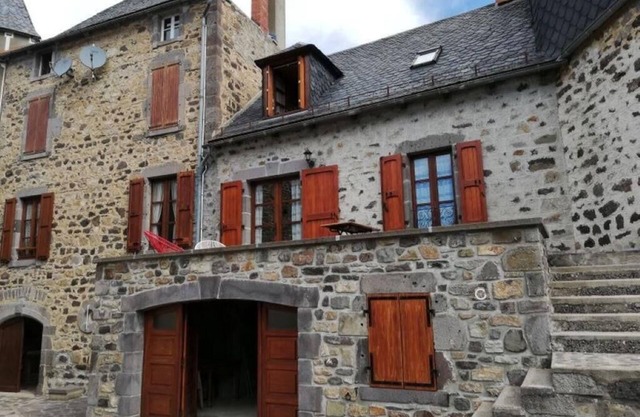 Superb Gites in Peyrusse Cantal with an old stone Cantou