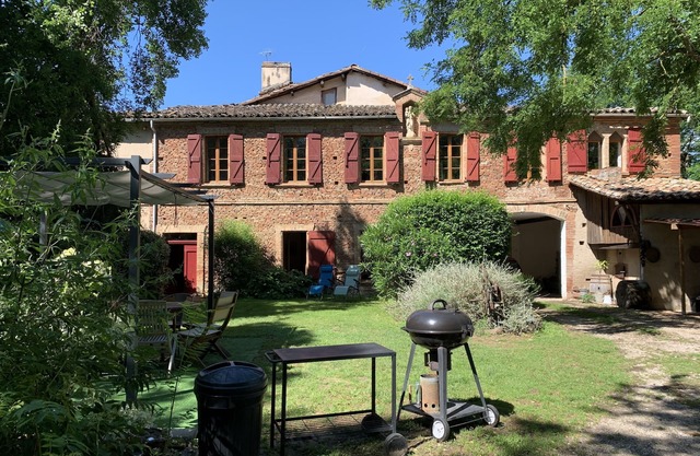 Superb house sleeps 12 with private pool