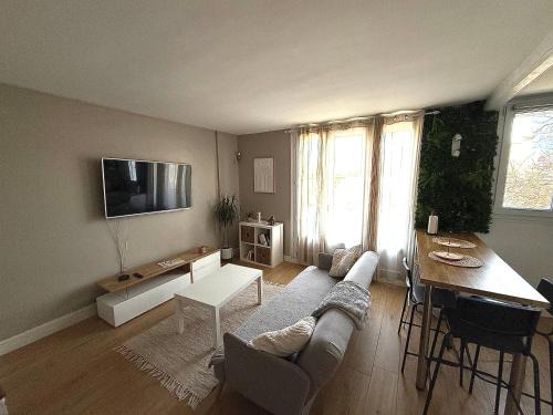 superbe duplex avec parking gratuit