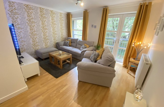 Superbly decorated newly built 2 bedroom Apartment in the heart of Paisley