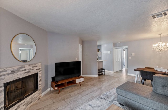 Superhost 5 Star ⭐️ Service with 2 Bedrooms