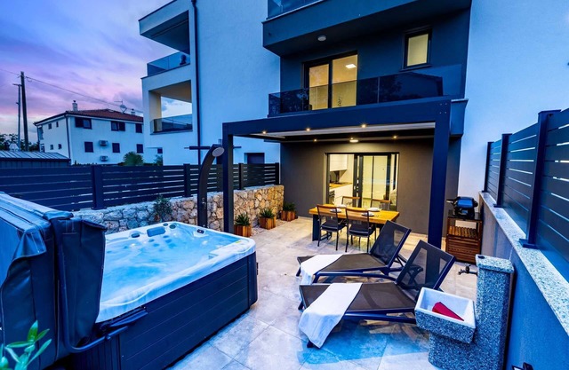 Superior Apartment I. with Jacuzzi