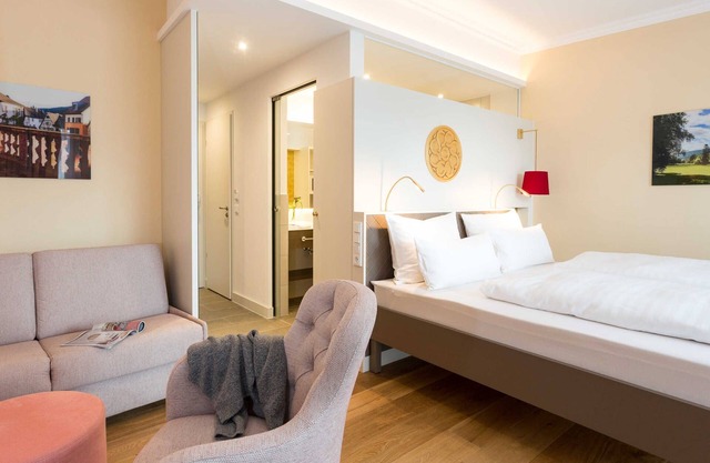 Superior Double Room - Emich's Hotel