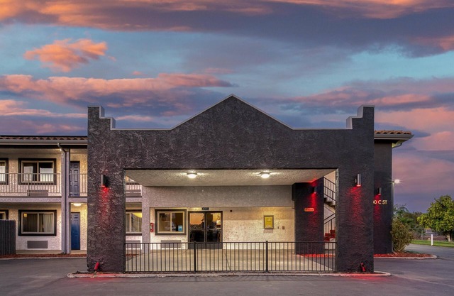 SureStay Hotel by Best Western Williams