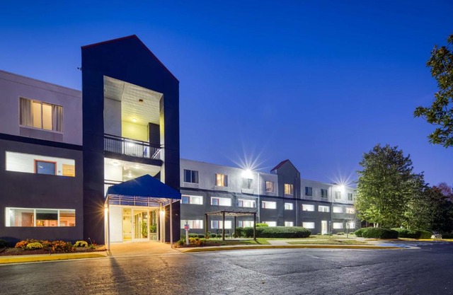 SureStay Plus Hotel by Best Western Durham Medical Center