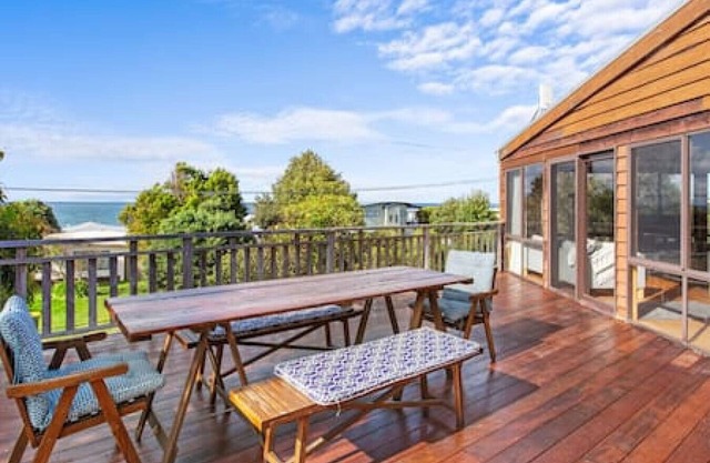 Surf Lodge - deck with views