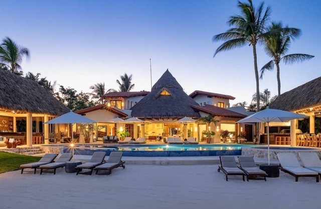 Surf-Out Villa with Ocean Views and Full Staff