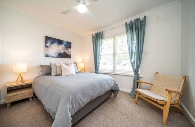 Surfs Up @ Somerton Park with Wifi & BBQ