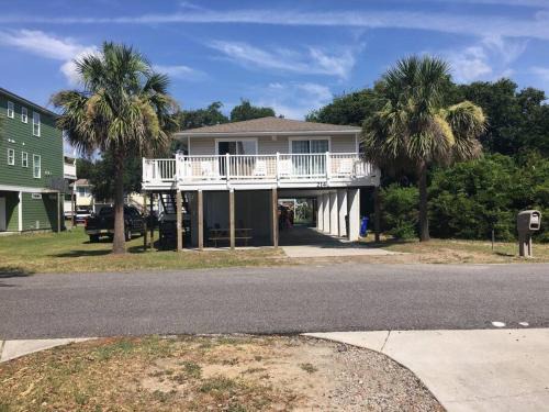 Surfside Beach/Capt. Jacks ~50 FT From Beach 3br/3ba