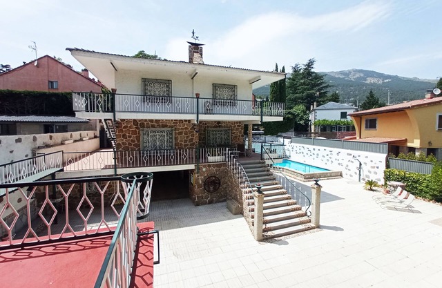Suyoluce, Chalet con Piscina Privada El Escorial