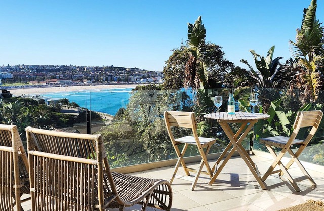Sweeping Ocean Views - Bondi Beach - 2 bedrooms + parking