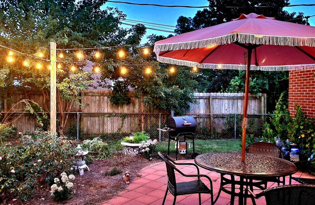 Sweet Escape is 3 miles to Wrightsville Beach & 8 miles to Downtown Riverfront~