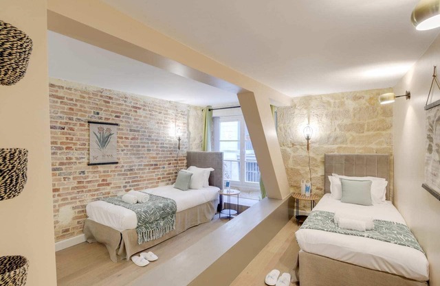 Sweett | Sentier II - Four Bedroom Apartment, Sleeps 9