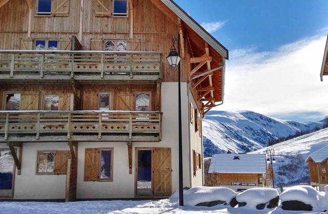 Sybelles Ski Area | Sleeps 10 | Slope-side Comfort