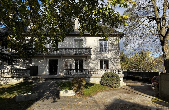 T2 with terrace and parking - between Paris and Disneyland