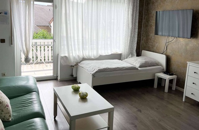 T22a Central Souterrain Apartment Troisdorf
